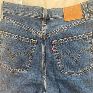 Levi’s “High Loose” Jean